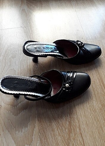 Prada Terlik 