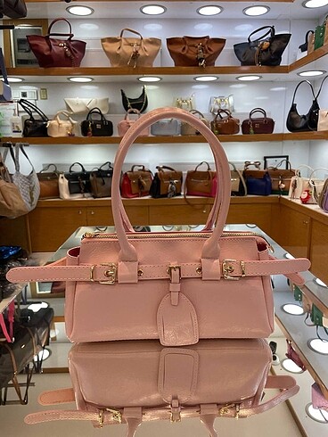 Pembe çanta