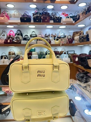 Miu Miu sarı
