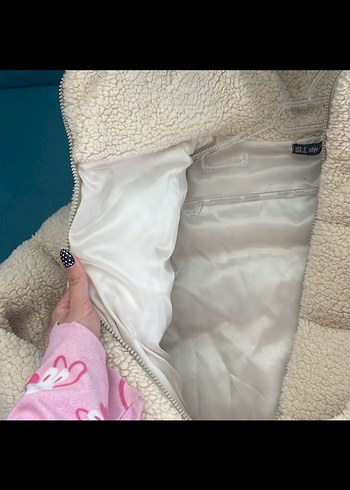 Beyaz Kadın Peluş Kaban - Görsel 4