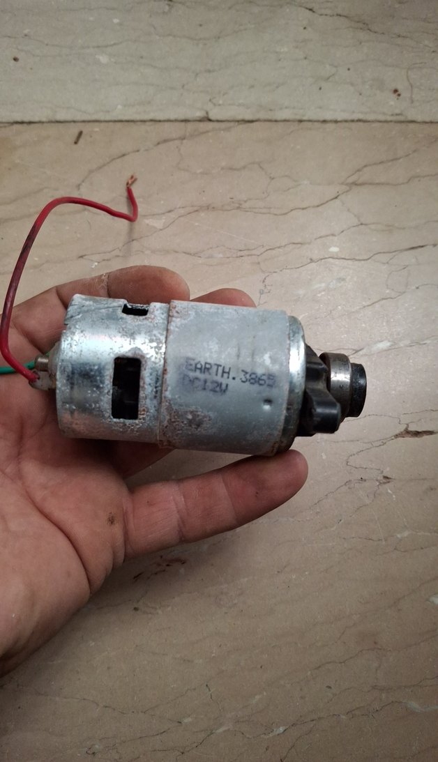 12 v motor bu motor çalışan cihazdan sökülmüştür 100/80 - Görsel 3