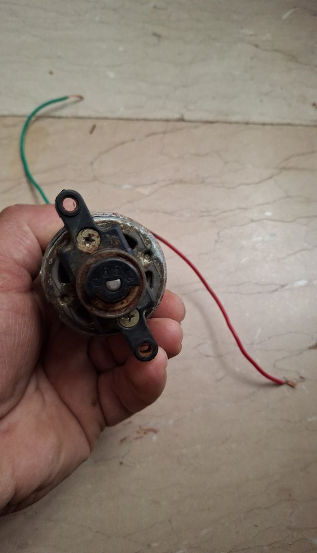12 v motor bu motor çalışan cihazdan sökülmüştür 100/80 - Görsel 4