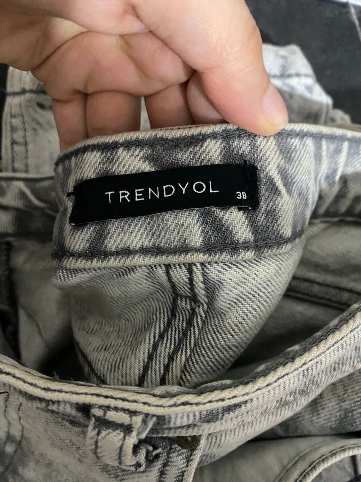 Gri Mini Kadın Denim Şort - Görsel 3