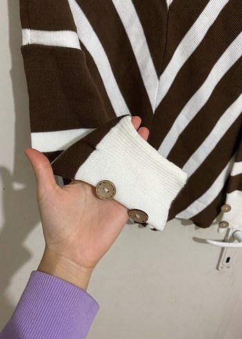 Kadın Kahverengi Çizgili V Yakalı Triko - Görsel 3