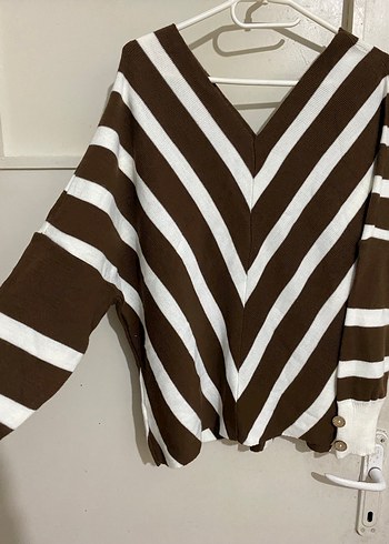 Kadın Kahverengi Çizgili V Yakalı Triko - Görsel 2