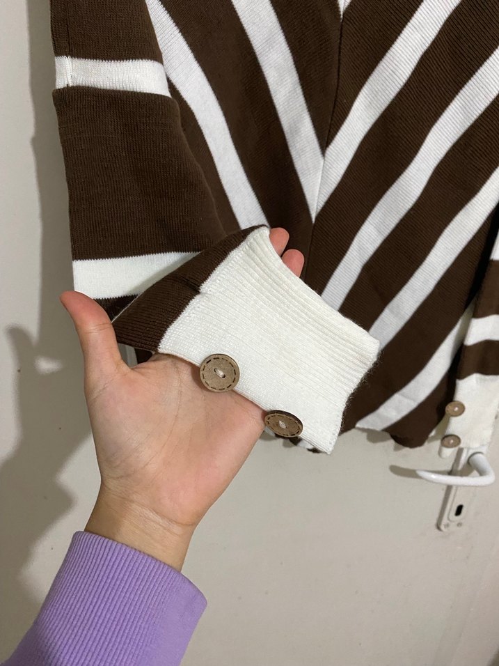 Kadın Kahverengi Çizgili V Yakalı Triko - Görsel 3