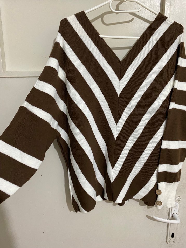 Kadın Kahverengi Çizgili V Yakalı Triko - Görsel 2