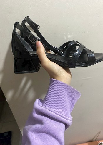 Siyah kalın kısa topuk Tokalı Stiletto - Görsel 2