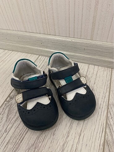 Tirenti 19 numara bebek ilk adım ayakkabısı