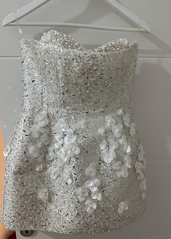 Straplez Mini Gelinlik, Çiçek Detaylı