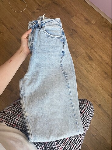 Zara Straight jean