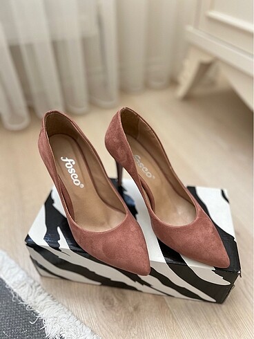 Süet stiletto