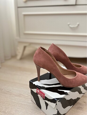 36 Beden Süet stiletto