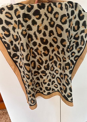 Mango Kahverengi Leopar Desenli Kadın Fular - Görsel 4