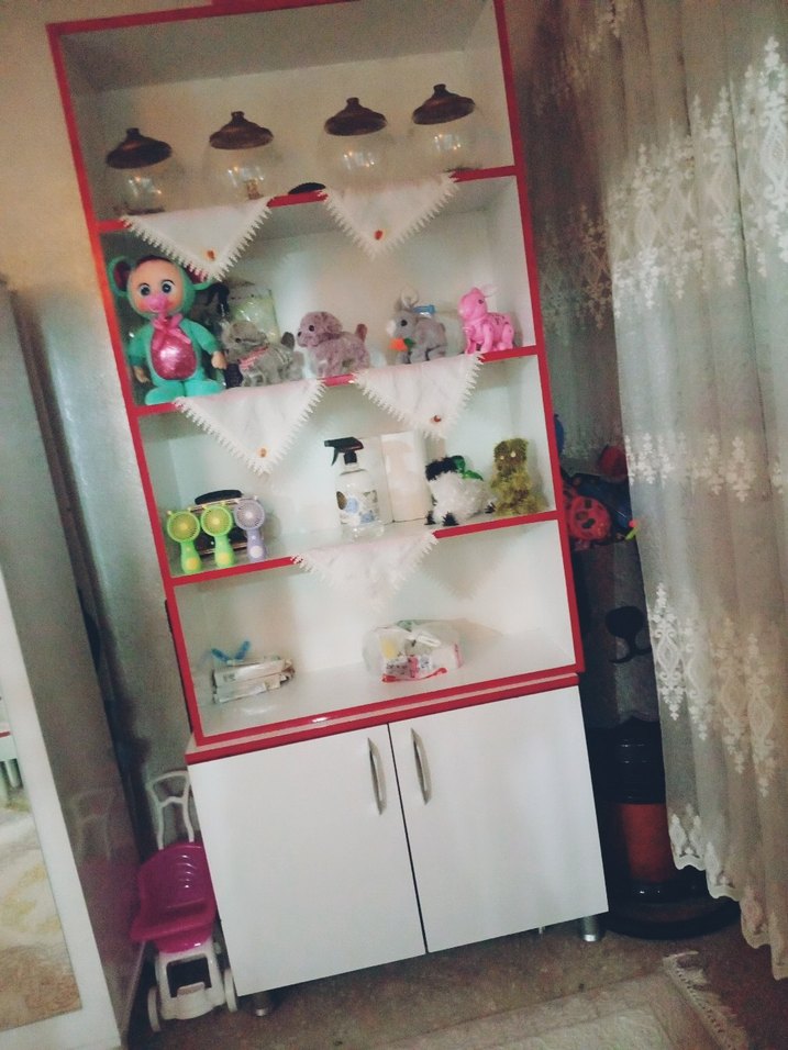 Kırmızı Çekmeceli Ayakkabılık ve Dolap - Görsel 3