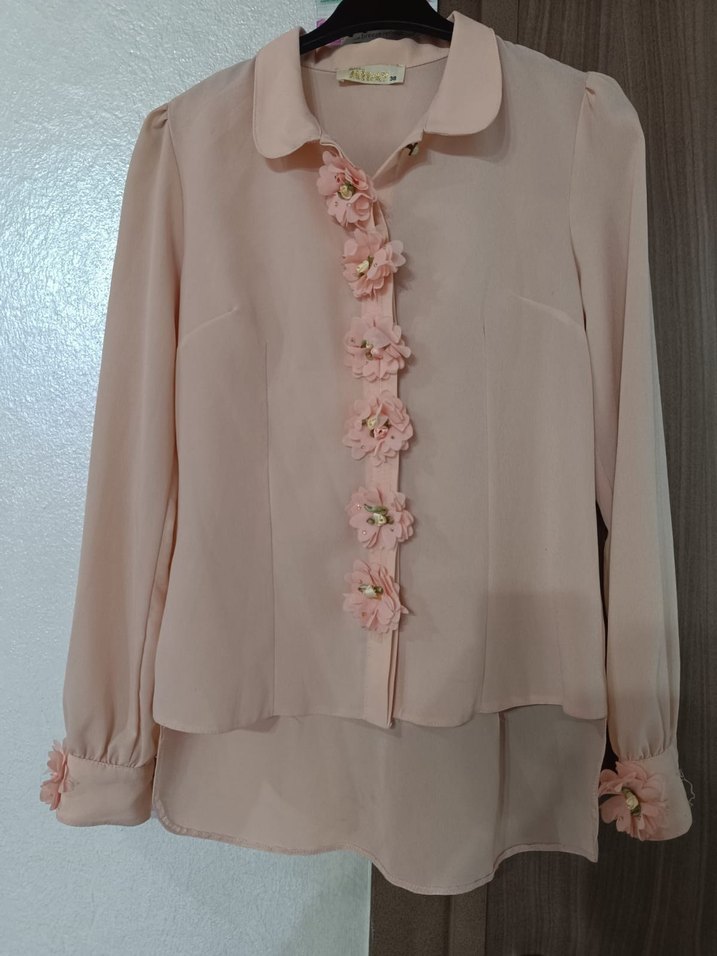 Pembe Uzun Kollu Çiçekli Düğmeli Bluz - Görsel 3