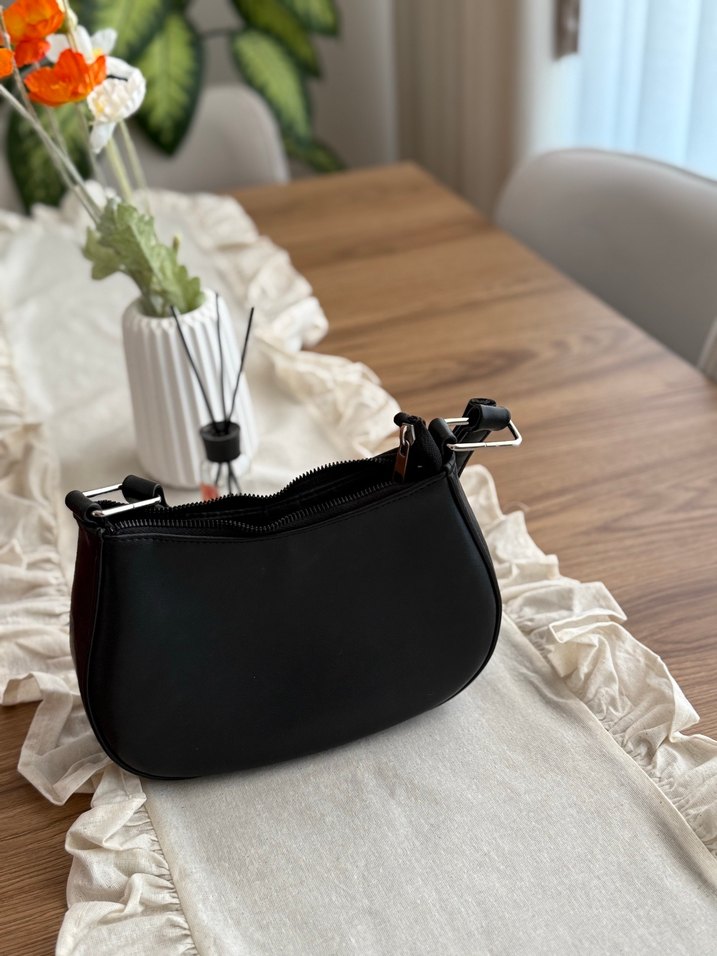 Siyah Deri Kadın Omuz Çantası - Görsel 2