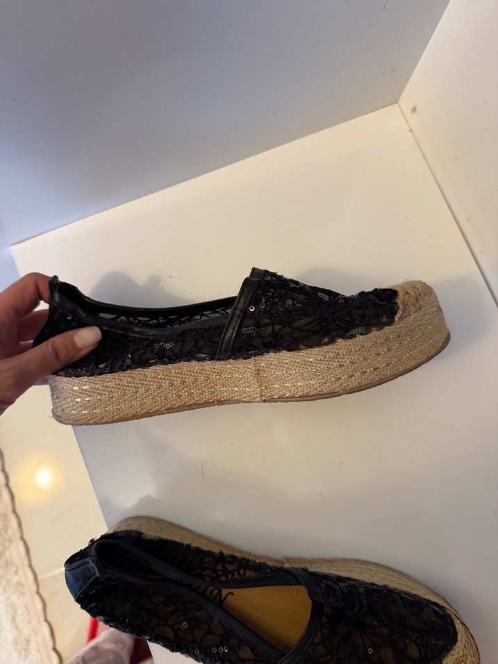 Siyah Dantel Detaylı Dolgu Topuk Kadın Babet - Görsel 3