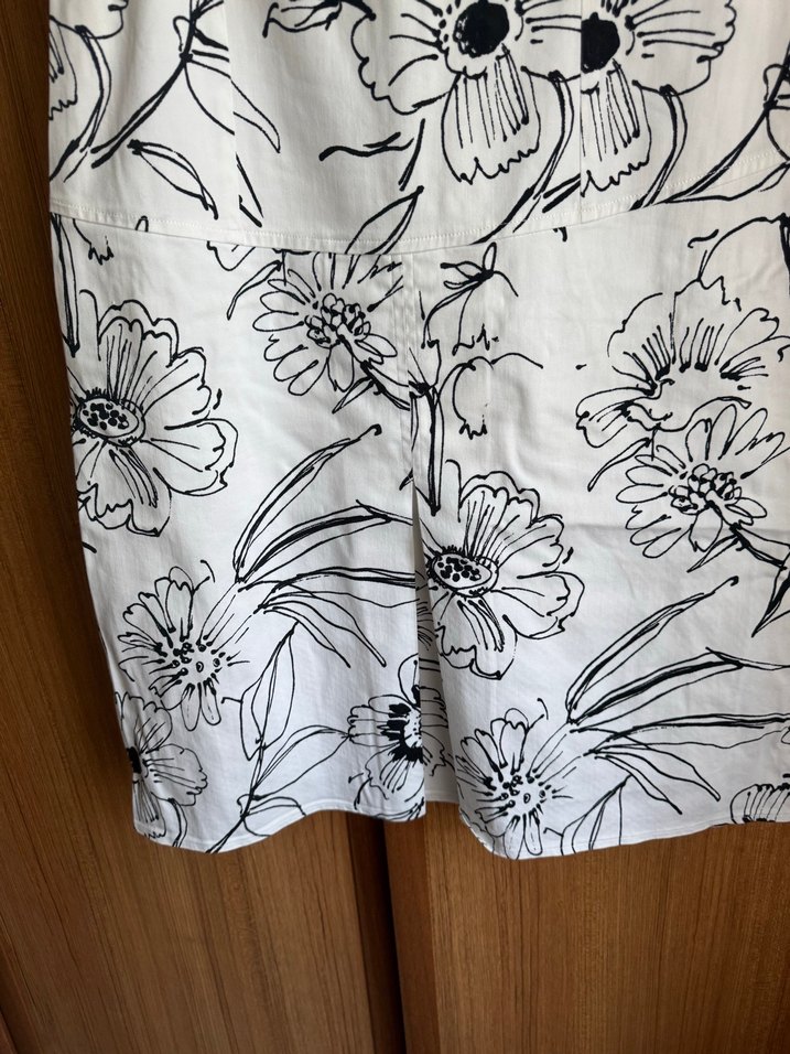 Çiçek Desenli Beyaz Elbise - Görsel 3