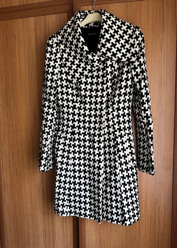 Siyah Beyaz Kazayağı Desenli Kadın Kaban - Görsel 2