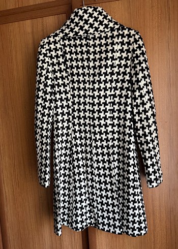 Siyah Beyaz Kazayağı Desenli Kadın Kaban - Görsel 3