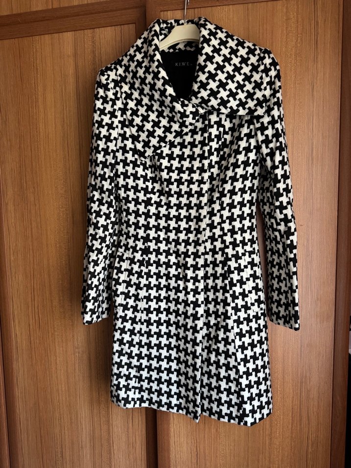 Siyah Beyaz Kazayağı Desenli Kadın Kaban - Görsel 2