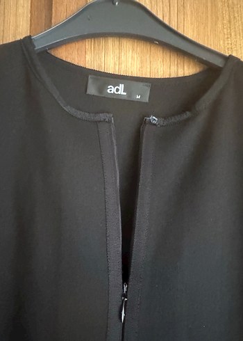 Siyah V Yaka Midi Kadın Elbise - Görsel 3