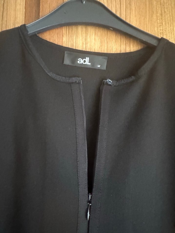 Siyah V Yaka Midi Kadın Elbise - Görsel 3