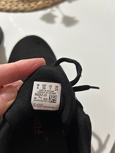 39 Beden siyah Renk Puma spor ayakkabı