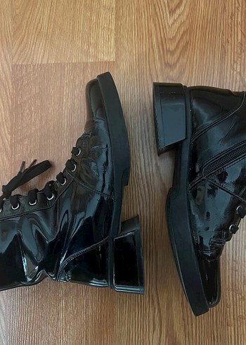 38 Beden siyah Renk Siyah Rugan Bağcıklı Kadın Bot