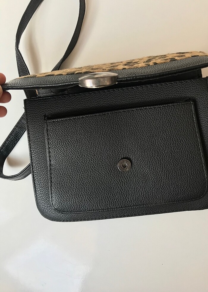 Leoparlı siyah çanta - Görsel 2