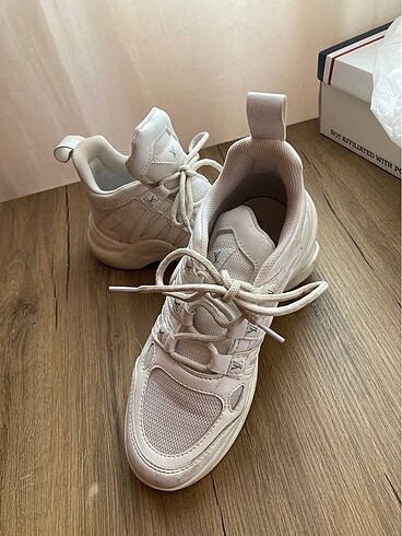 38 Beden Beyaz spor ayakkabı
