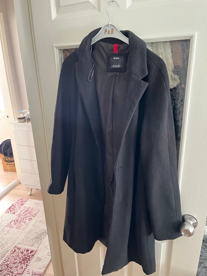 Siyah Uzun Kaban - Görsel 3