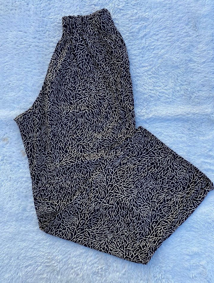 Çiçek Desenli Kadın Bol Kesim Kumaş Pantolon - Görsel 3