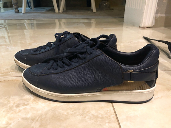 Burberry bayan ayakkabisi