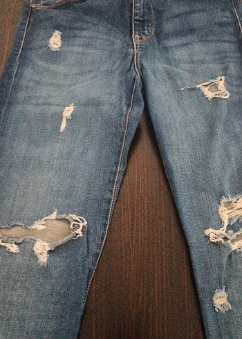 Yırtık Detaylı dar Kesim Kadın Kot Pantolon