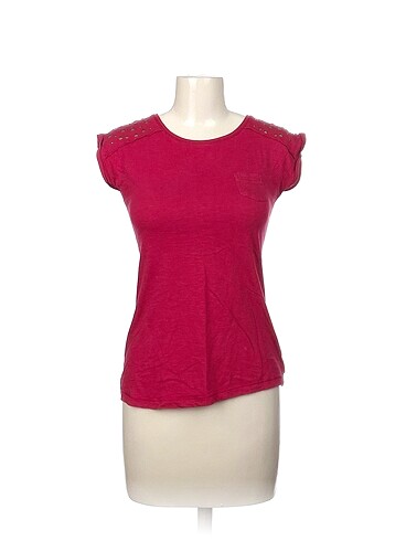 Diğer T-shirt %70 İndirimli.