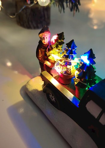 LCW HOME Led Işıklı Dekoratif Araba - Görsel 4