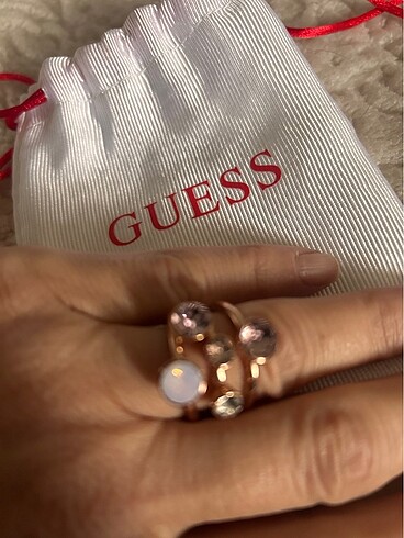 Beden Guess yüzük