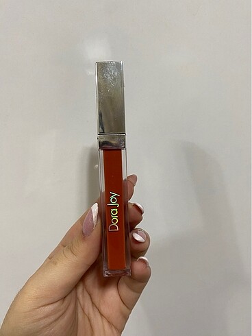Dora joy lipgloss