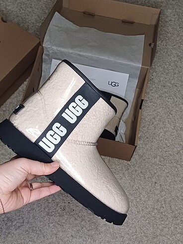 Ugg Ugg kadın bot