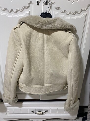 Stradivarius stradivarius kısa kürklü mont