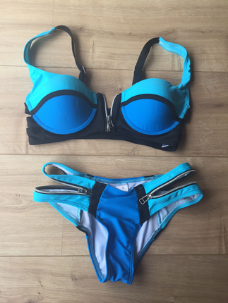 Mavi bikini