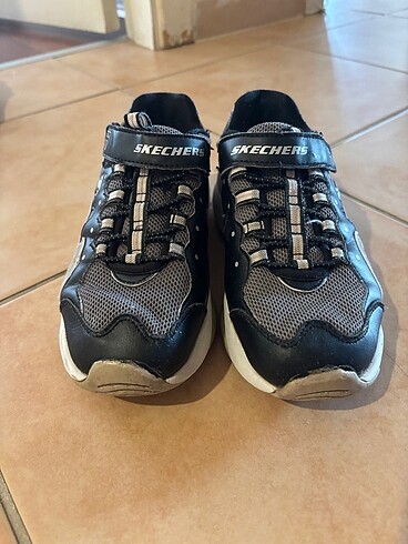 Skechers yüksek model kız çocuğu ayakkabı