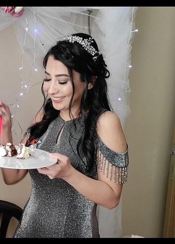 Gri nişan tacı boncuklu