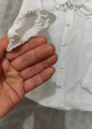 Kız Çocuk Beyaz Keten Düğmeli Gömlek - Görsel 2