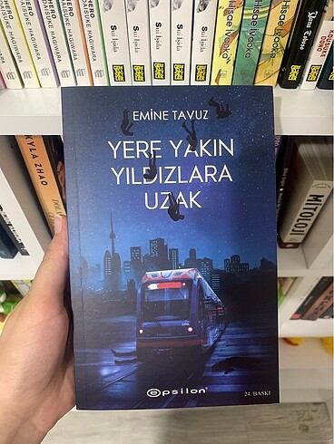Yere Yakın Yıldızlara Uzak Kitap