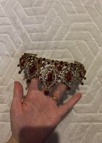 Gold Kırmızı Taç