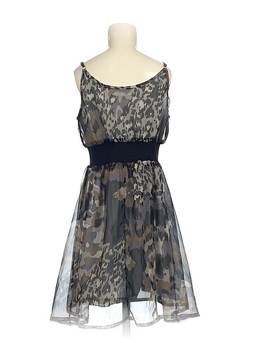 s Beden PreLoved Kısa Elbise %70 İndirimli.
