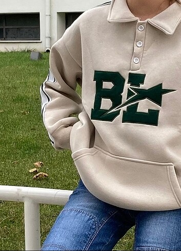 Bershka Nakışlı Oversize Sweatshirt